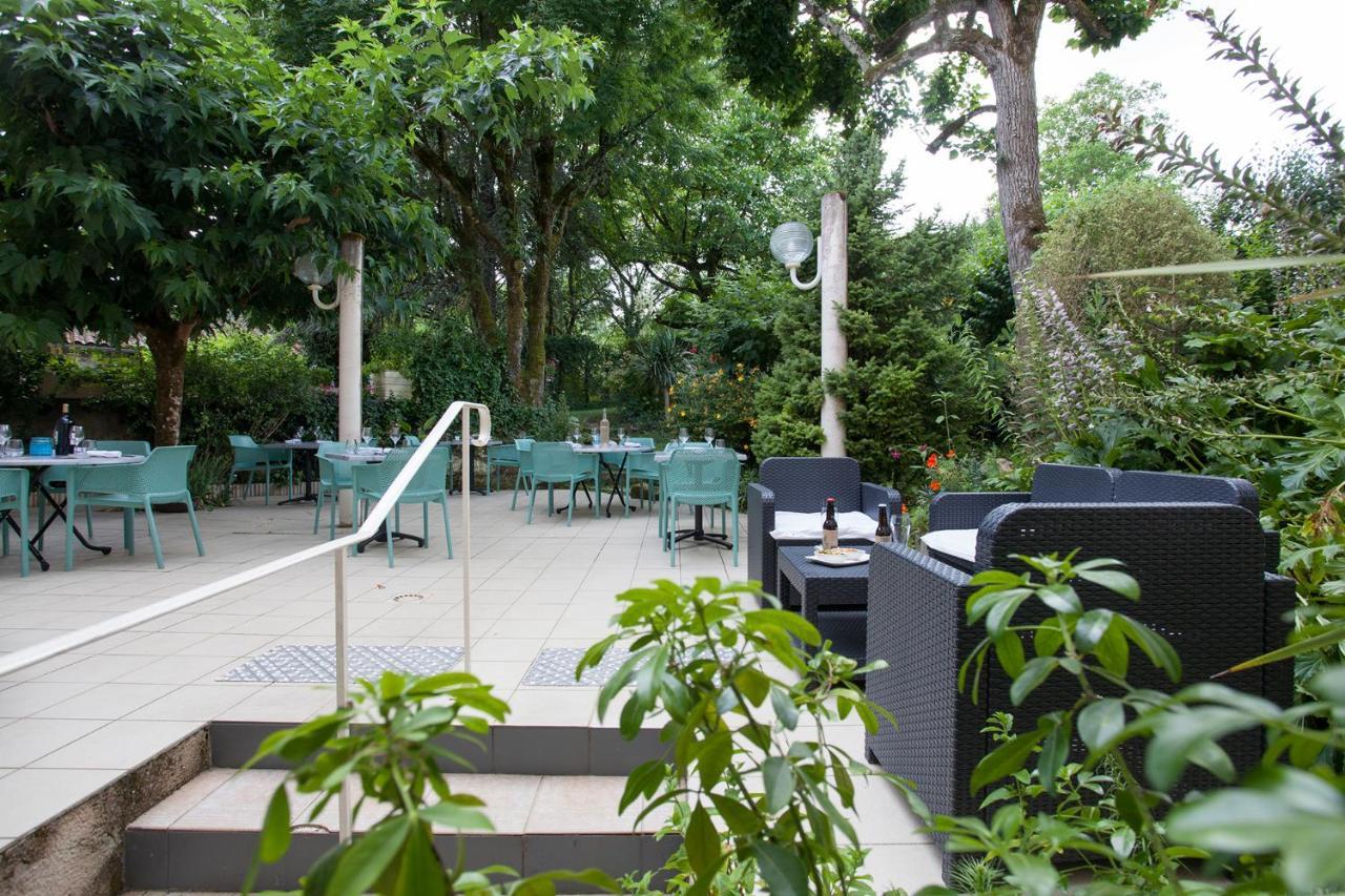 Hotel Le Lion D'Or Manzac-sur-Vern Zewnętrze zdjęcie