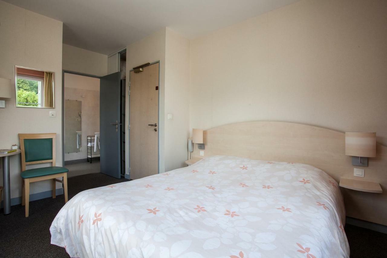 Hotel Le Lion D'Or Manzac-sur-Vern Zewnętrze zdjęcie