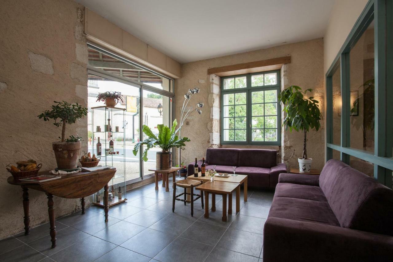 Hotel Le Lion D'Or Manzac-sur-Vern Zewnętrze zdjęcie