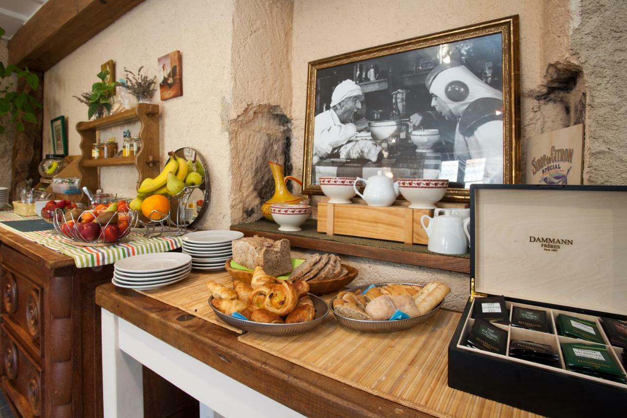 Hotel Le Lion D'Or Manzac-sur-Vern Zewnętrze zdjęcie