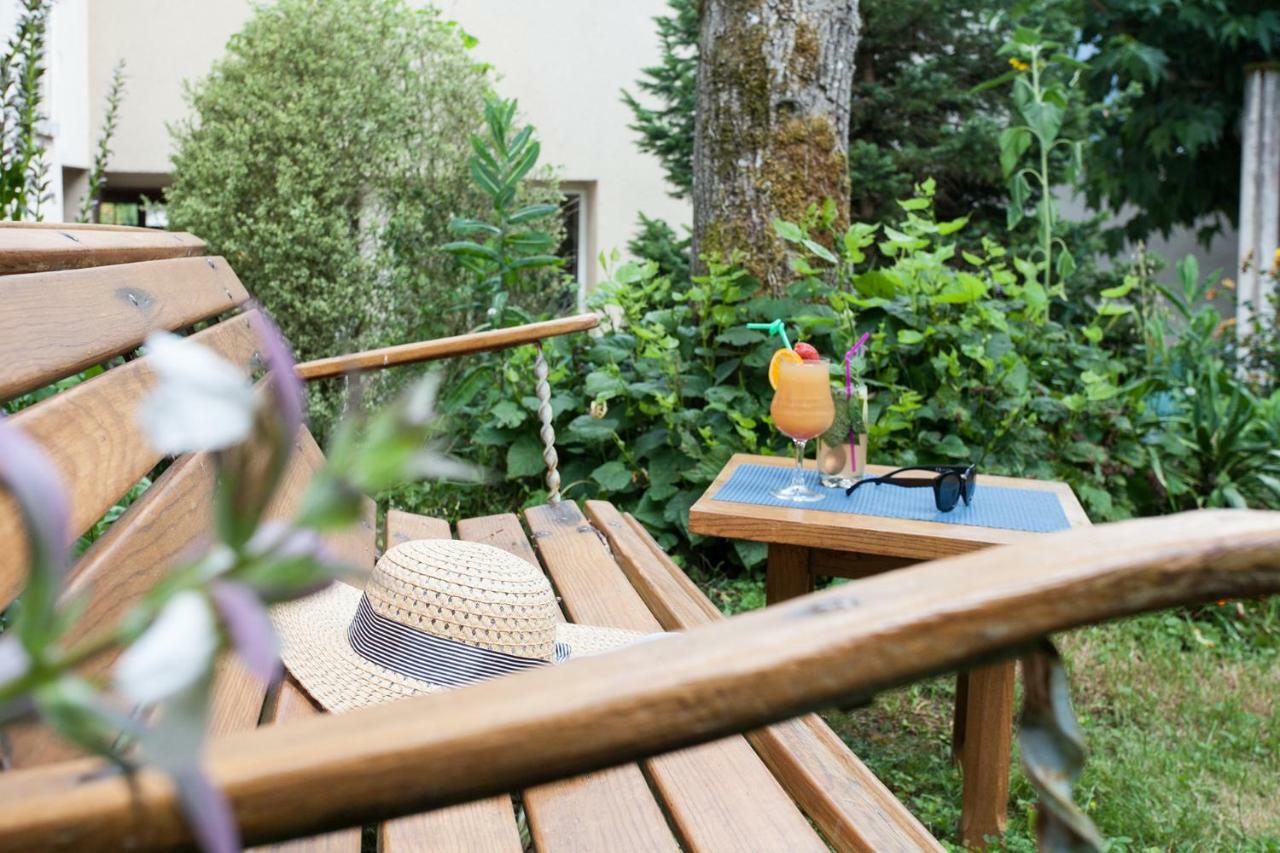 Hotel Le Lion D'Or Manzac-sur-Vern Zewnętrze zdjęcie