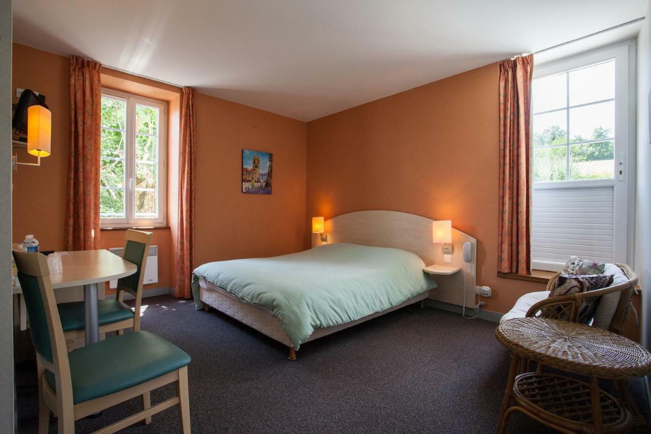 Hotel Le Lion D'Or Manzac-sur-Vern Zewnętrze zdjęcie
