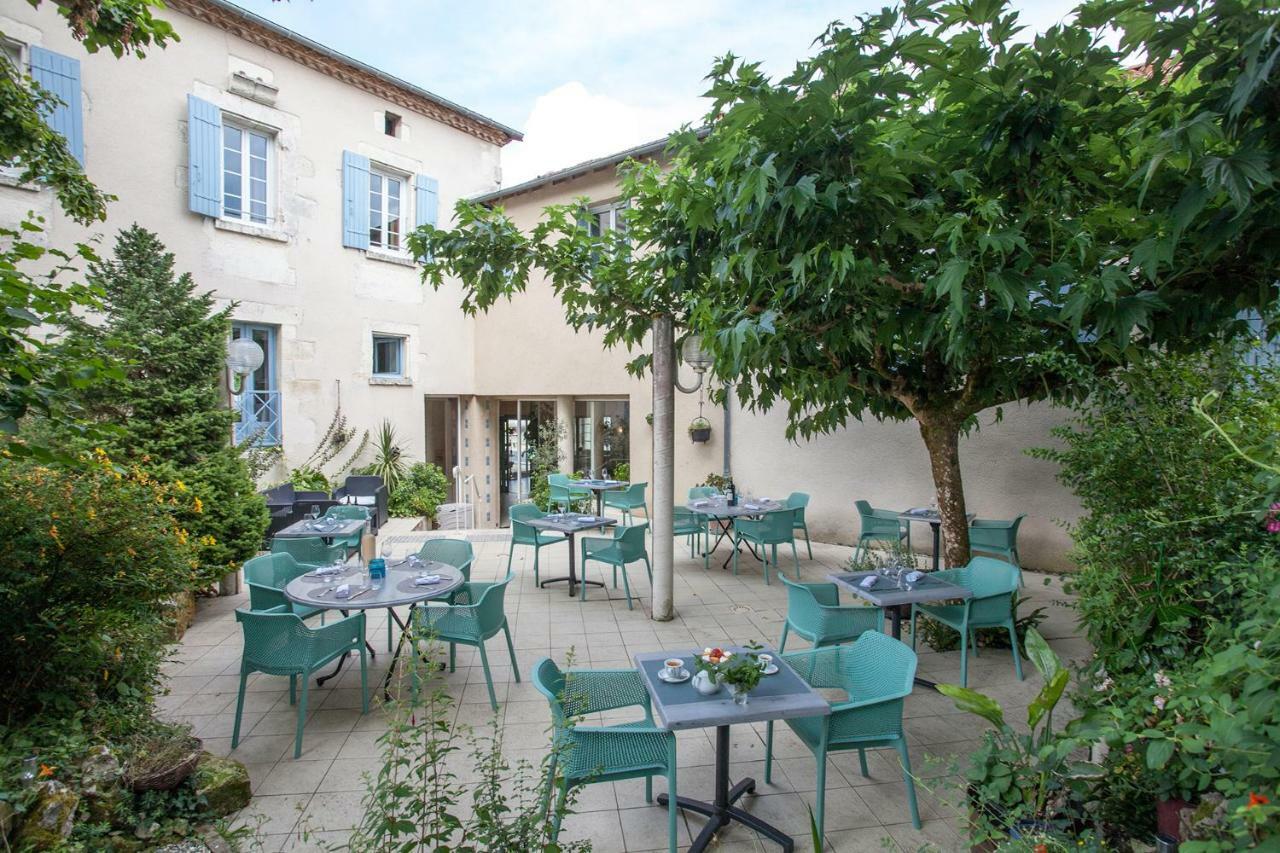 Hotel Le Lion D'Or Manzac-sur-Vern Zewnętrze zdjęcie