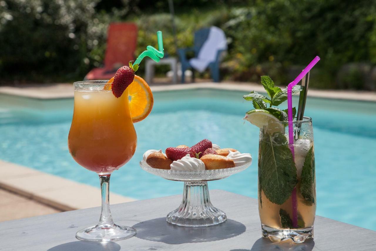 Hotel Le Lion D'Or Manzac-sur-Vern Zewnętrze zdjęcie